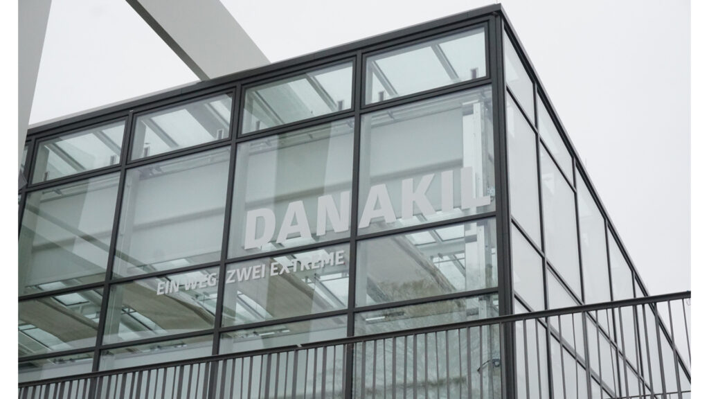 Danakil Wüsten und Urwaldhaus Außenfassade