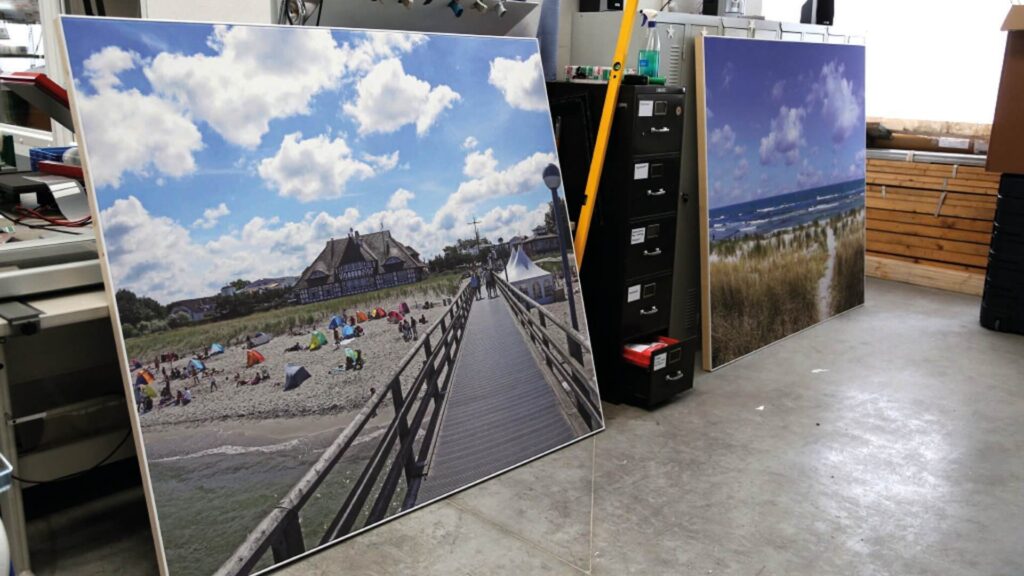 Kurhaus Zingst: Soundproofing enclosures in the production hall