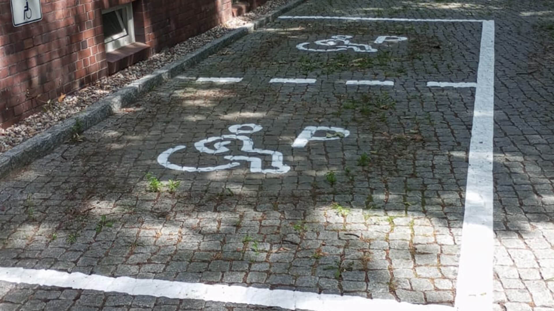 Parkplatzmarkierung Untergrund Vorbereitung