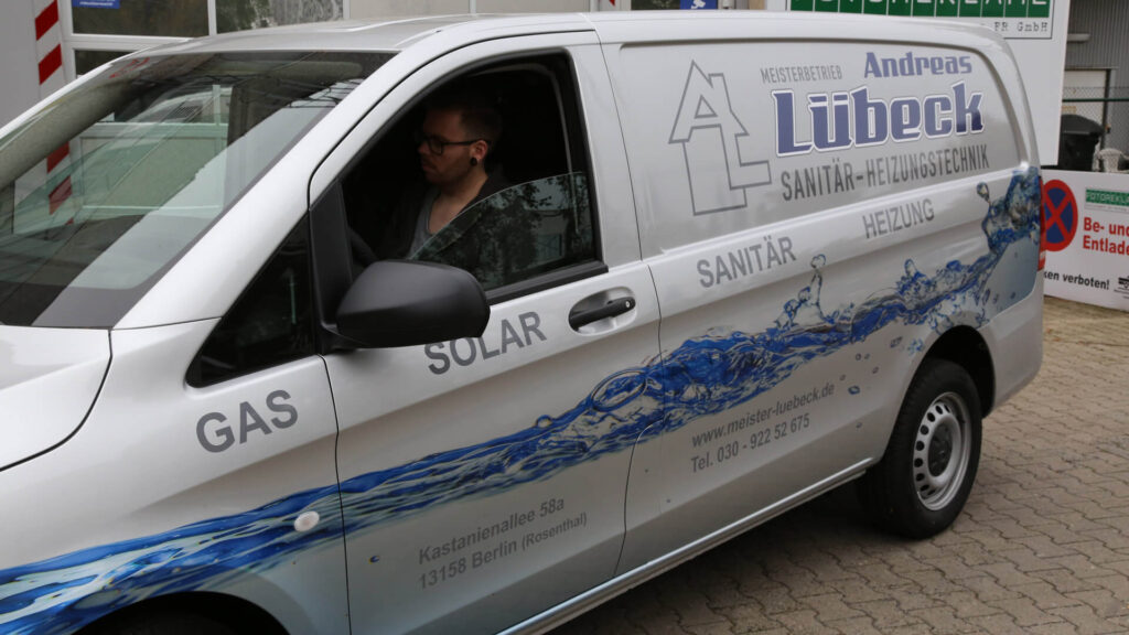 Teinbeschriftung Mercedes Vito mit transparenter Folie