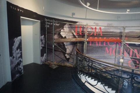 PalaisPopulaire-Lucia-Tallova-Obere-Etage-Tür