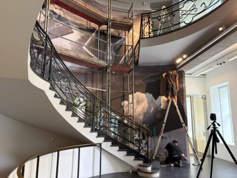 PalaisPopulaire-Lucia-Tallova-Untere-Etage-rechte-Seite-mit-Gerüst