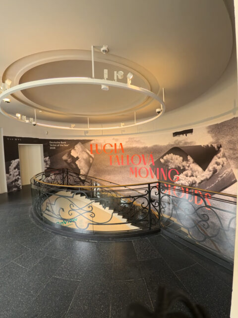 PalaisPopulaire-Lucia-Tallova-Weitwinkel-obere-Etage